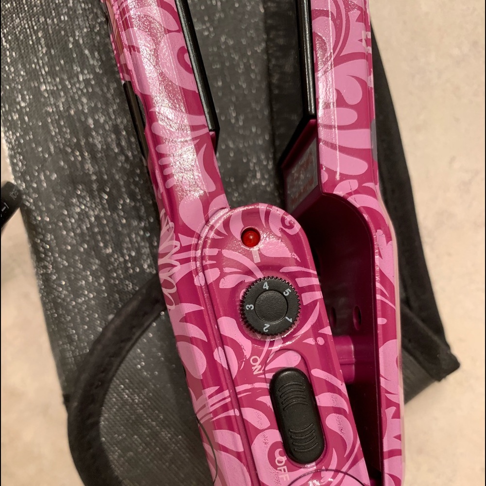 Straightener - Picture 2 of 4